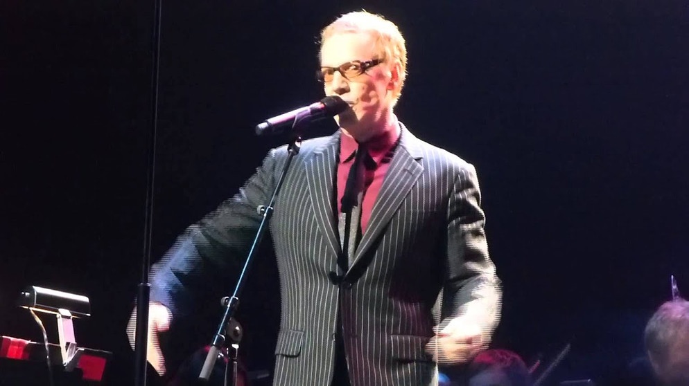 10-31-14 Danny Elfman sings Nightmare Before Christmas - Nokia Theater Live | Bildquelle: reptiliansamurai (via YouTube)