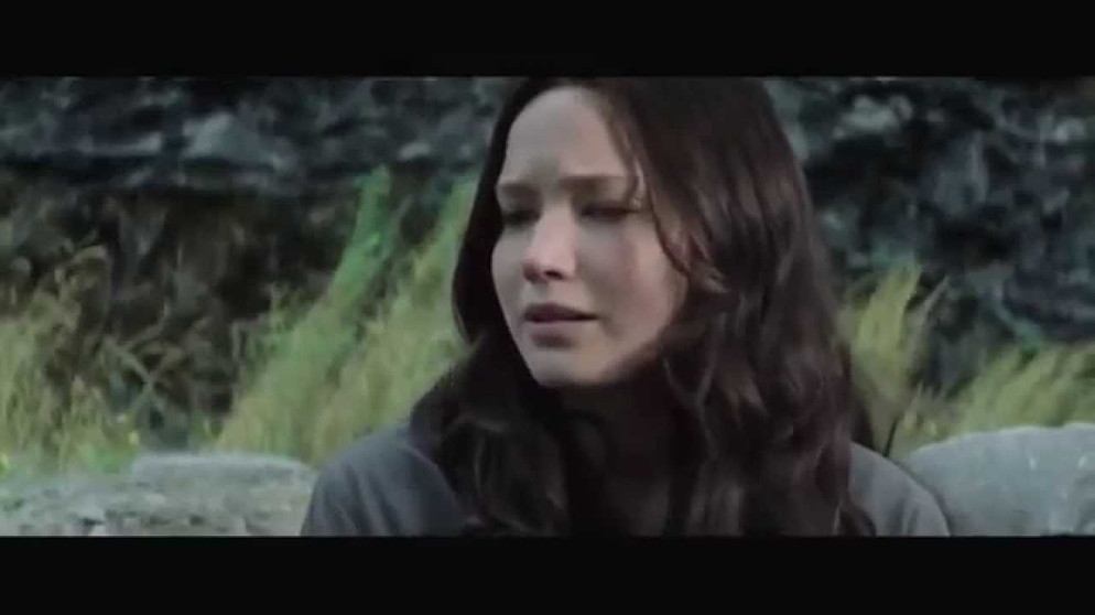 The Hunger Games Mockingjay - Katniss Everdeen singing 'The Hanging Tree' Best scene of movie | Bildquelle: PackofSmoke (via YouTube)