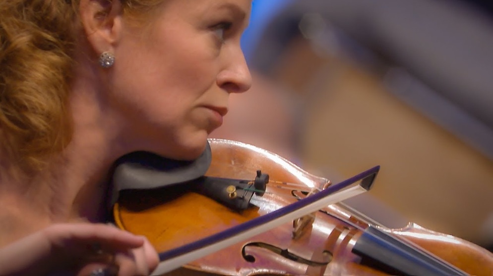 Widmann | Inkinen | Alban Berg: Konzert für Violine und Orchester | Deutsche Radio Philharmonie | Bildquelle: SWR Classic (via YouTube)