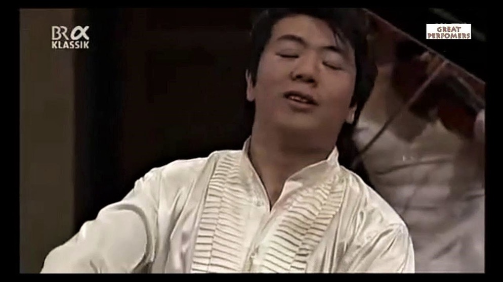 LANG LANG - Mozart Piano Concerto # 17 / Bavarian Radio Symphony | Bildquelle: GreatPerformers1 (via YouTube)