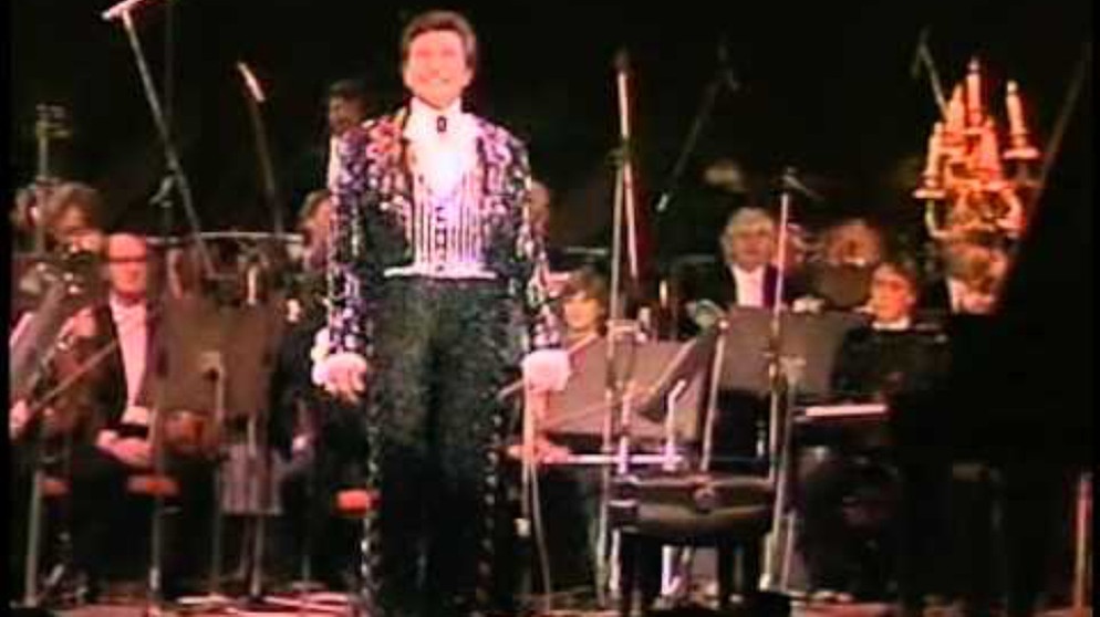 Liberace and the London Philharmonic Orchestra | Bildquelle: Unicorn of Doom (via YouTube)