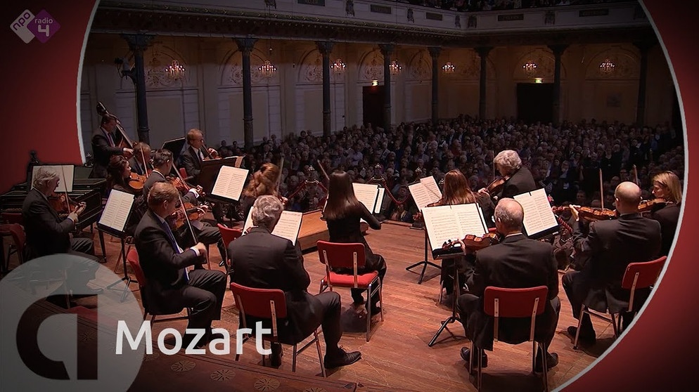 Mozart: Eine kleine Nachtmusik - Concertgebouw Kamerorkest - Live Concert - HD | Bildquelle: AVROTROS Klassiek (via YouTube)