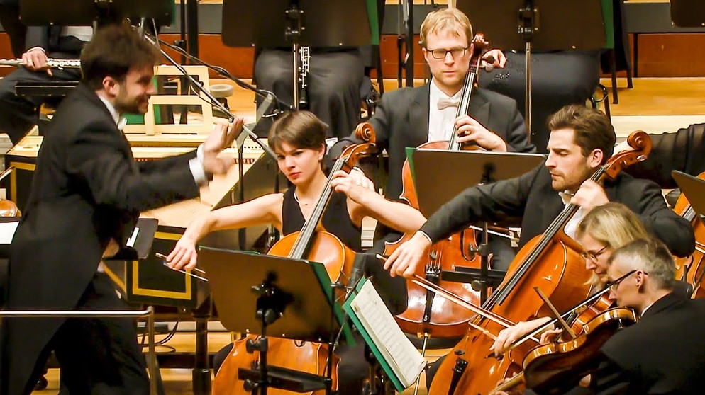 Borowicz | Tschaikowsky: Dornröschen, Suite aus dem Ballett op. 66a | SWR Symphonieorchester | Bildquelle: Klassik | SWR Kultur (via YouTube)