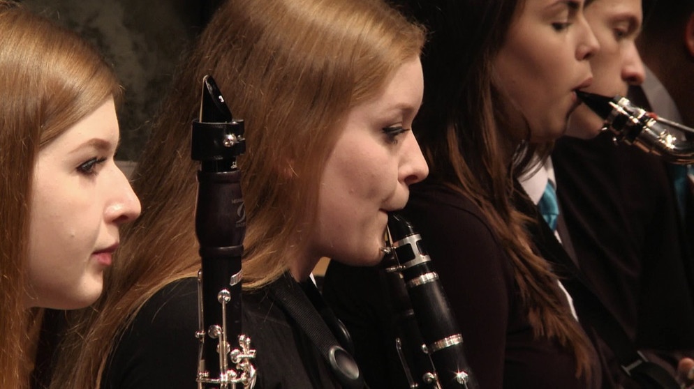 The Blue Danube by Johann Strauss II - An der schönen blauen Donau Waltz, Op. 314 | Bildquelle: Akademia Filmu i Telewizji (via YouTube)