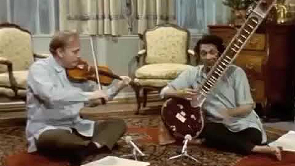 Ravi Shankar and Yehudi Menuhin | Bildquelle: Hotchiku (via YouTube)