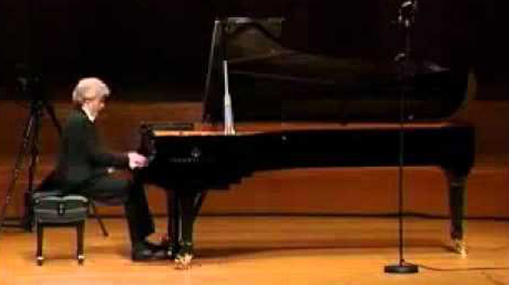 Krystian Zimerman plays Beethoven Sonata No. 8 in C minor, Op. 13 (Pathétique) (Complete) | Bildquelle: David Long (via YouTube)