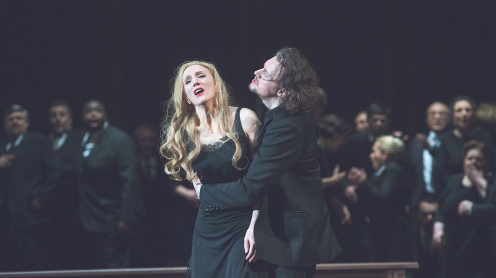 Szenenbild aus der Oper "Das Wunder der Heliane" von Korngold an der Deutschen Oper Berlin
Brian Jagde und Sara Jakubiak | Bildquelle: © Monika Rittershaus
