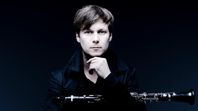 Der Klarinettist Sebastian Manz | Bildquelle: Marco Borggreve