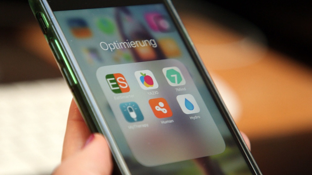 Handydisplay mit Apps zur Selbstoptimierung | Bildquelle: Bayerischer Rundfunk 2020