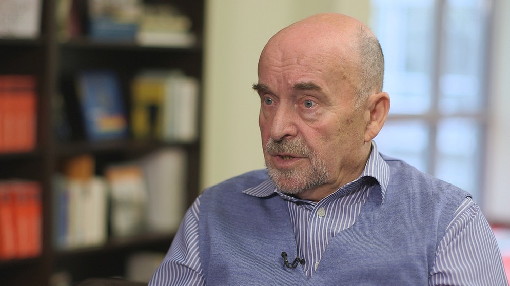 In der fünfteiligen Interviewreihe "Die Mauer ist weg ..." von ARD-alpha werden herausragende Persönlichkeiten interviewt, die den Mauerfall in Berlin vor 30 Jahren selbst miterlebt haben. Im Bild: Rainer Eppelmann. | Bildquelle: BR
