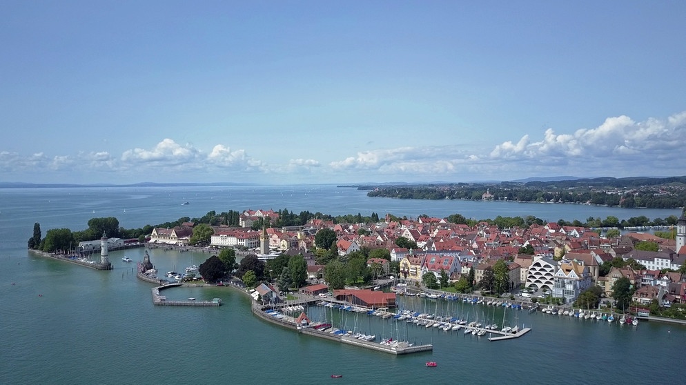 Ein See, zwei Bundesländer und drei Nationen – vereint durch das größte Gewässer Deutschlands, den Bodensee. Nur 18 Kilometer seiner Küste sind bayerisch: der Landkreis Lindau. Seine Geschichte ist einzigartig in Bayern. | Bildquelle: BR/Süddeutsche TV GmbH/Anna Buck