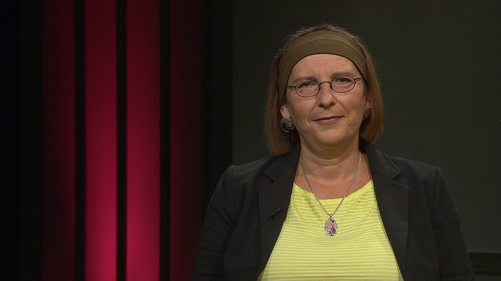 Moderatorin Dr. Petra Herrmann im Gespräch mit Prof. Dr. Madelaine Böhme (Paläoklimatologin). | Bildquelle: Honorarfrei lediglich für Ankündigungen und Veröffentlichungen im Zusammenhang mit obiger BR-Sendung bei Nennung: "Bild: BR". Nutzung im Social Media-Bereich sowie inhaltlich andere Verwendungen nur nach vorheriger schriftlicher Vereinbarung mit dem BR-Bildmanagement, Tel. 089 / 5900 10580, Fax 089 / 5900 10585, Mail Bildmanagement@br.de