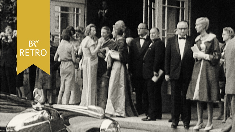 Besucher in Bayreuth | Bildquelle: BR Archiv