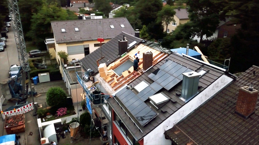 Dachdecker/-in (Energietechnik an Dach und Wand) | Bildquelle: BR