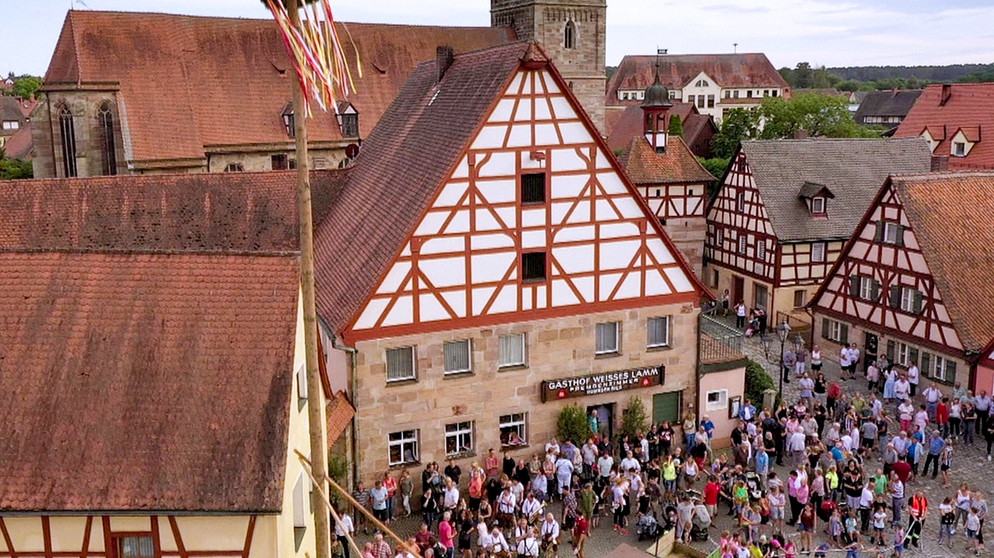 Kirchweih in Roßtal im und um das "Weiße Lamm". | Bildquelle: BR/Herbert Lehner