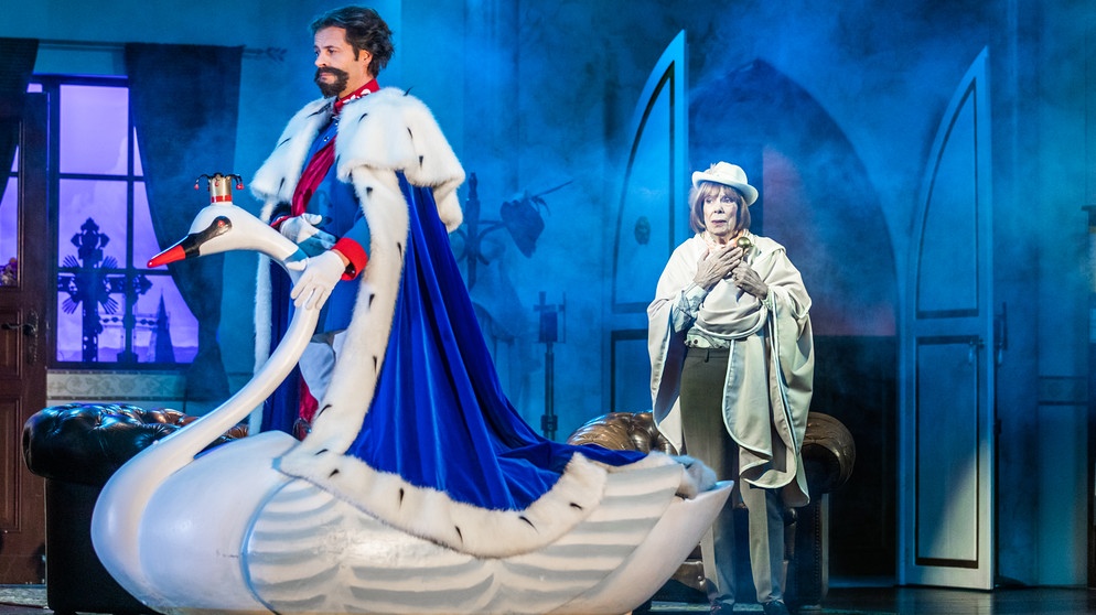 König Ludwig II (Sepp Daser) und Martha Heiß (Heide Ackermann) | Bildquelle: BR | Peter Krivograd 