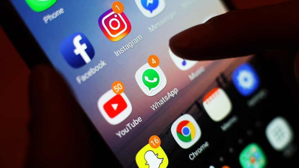 Daumen hoch – Wie Youtube unser Bild von der Welt verändert | Bildquelle: picture-alliance/dpa