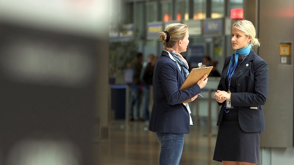 Servicekaufmann/-frau - Luftverkehr | Bildquelle: BR