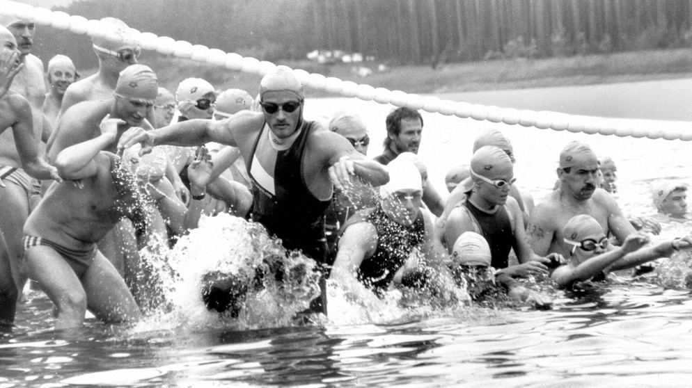 Schwimmstart beim Triathlon Roth 1984 | Bildquelle: Hans Pühn