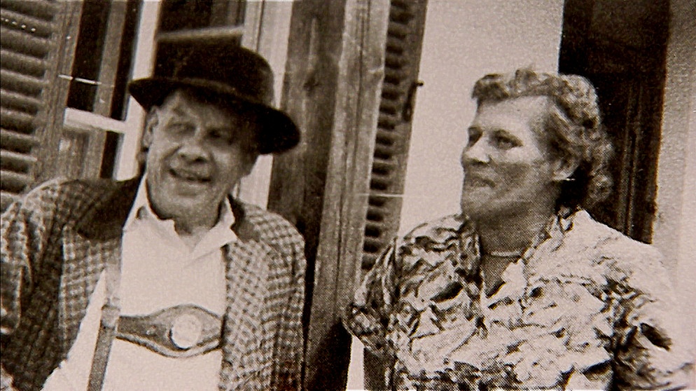 Annemarie ("Annamirl") Koch-Graf und ihr Vater, Oskar Maria Graf | Bildquelle: Foto privat: Annemarie Koch-Graf; Screenshot: BR